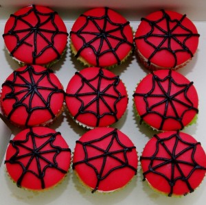 spiderman mini cupcakes