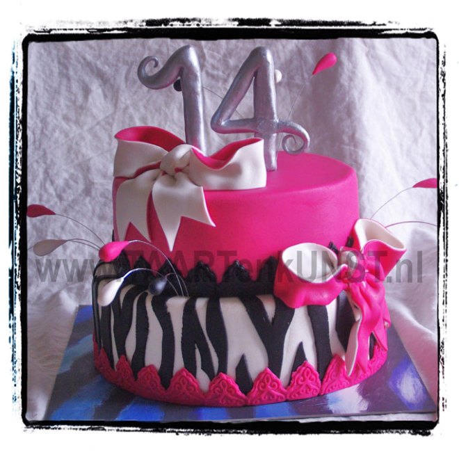 verjaardagstaart birthdaycake 14 zebra pink